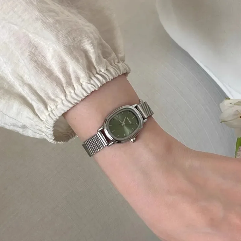 Luxury Watch For Women - صغيرة البيضاوي الهاتفي الأخضر ساعة بسيطة