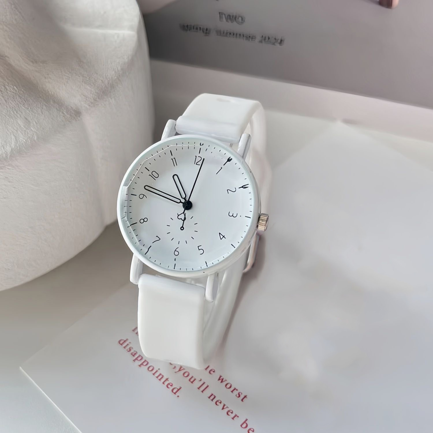 أزياء العربية الهاتفي المرأة ك - مراجعة Luxury Watch With Rubber Strap وسعره