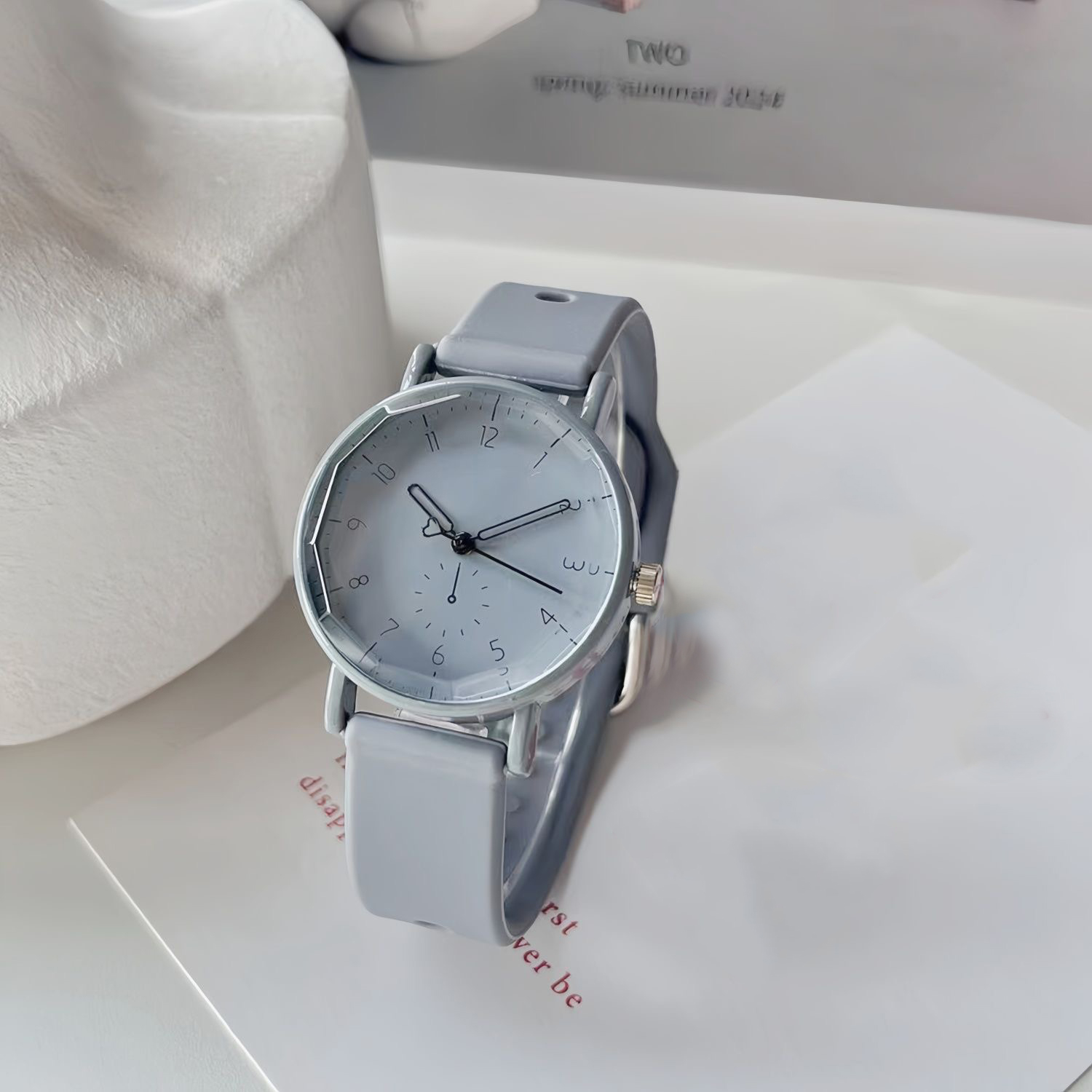 أزياء العربية الهاتفي المرأة ك - مراجعة Luxury Watch With Rubber Strap وسعره