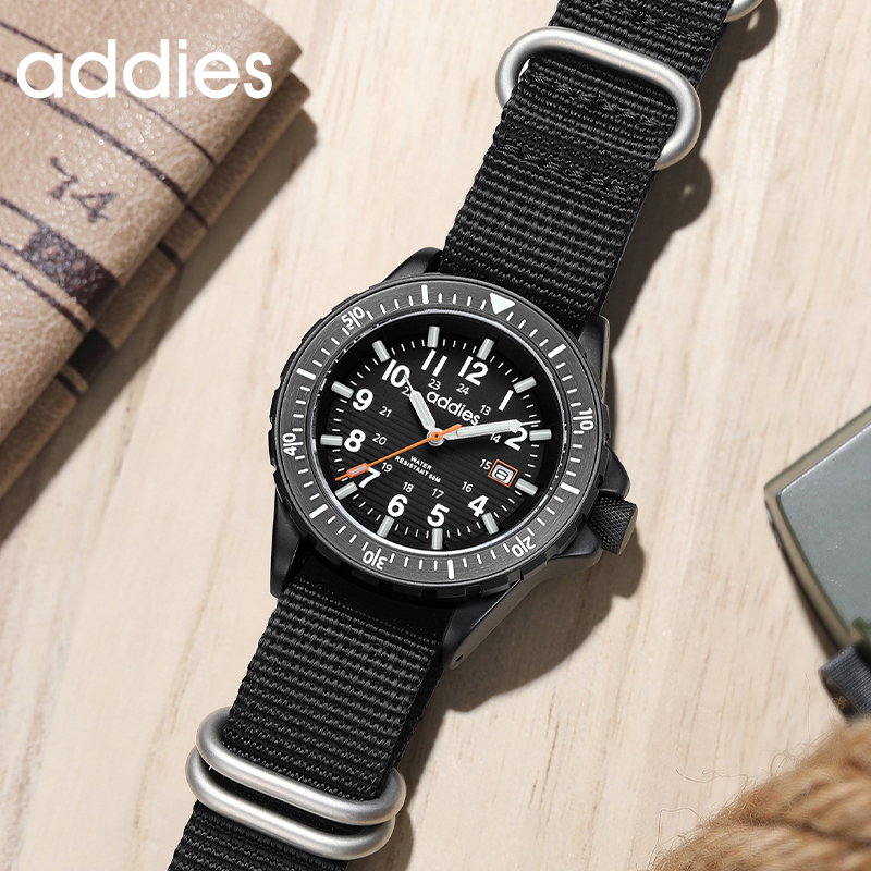 ساعة كوارتز رياضية جديدة للرجا - مراجعة Diver Watch 300M وسعره