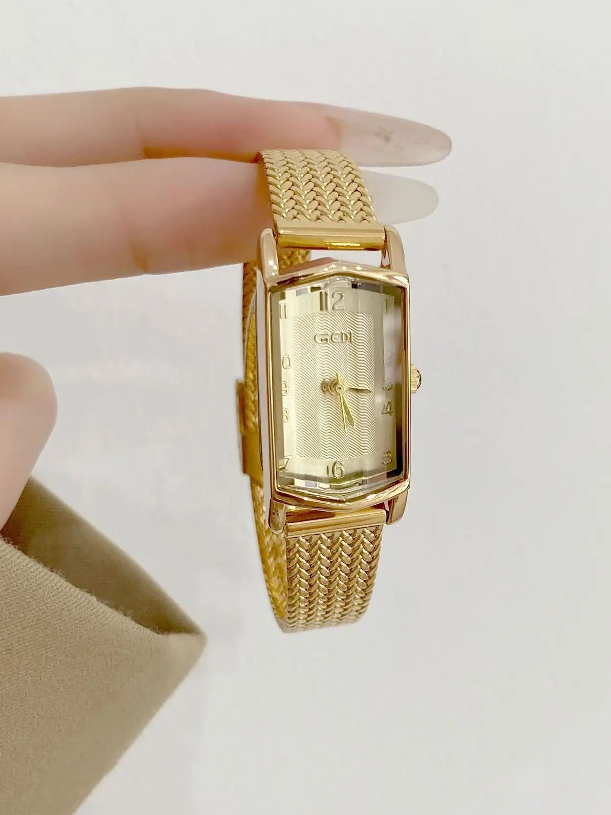 مجموعة ساعات نسائية ذهبية عتيق - مراجعة Luxury Watch Collection وسعره
