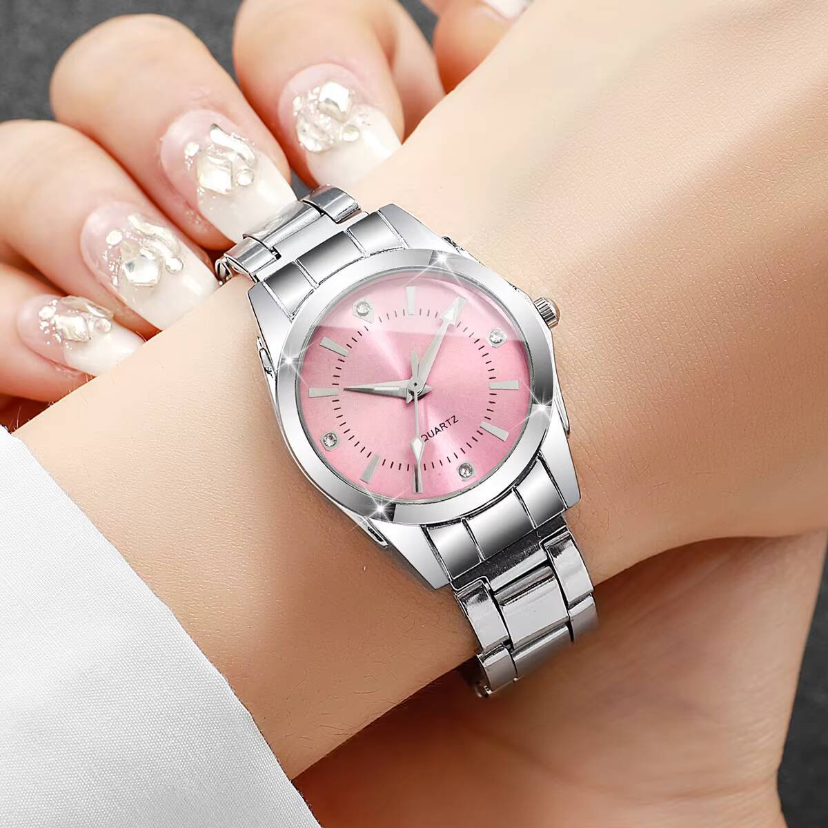 ساعات نسائية فاخرة من حجر الرا - مراجعة Luxury Watch Organizer وسعره